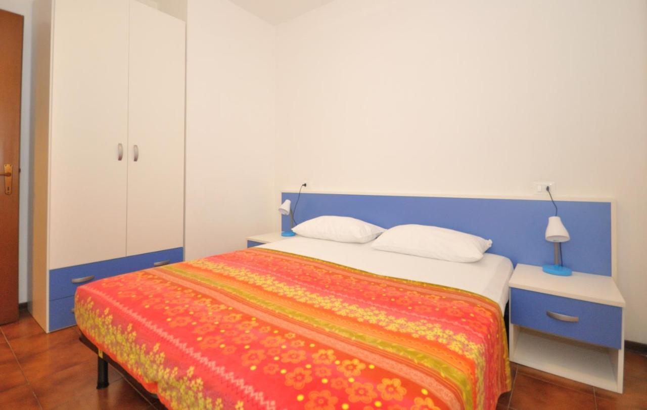 Condominio Tiziano B Bibione Exteriör bild