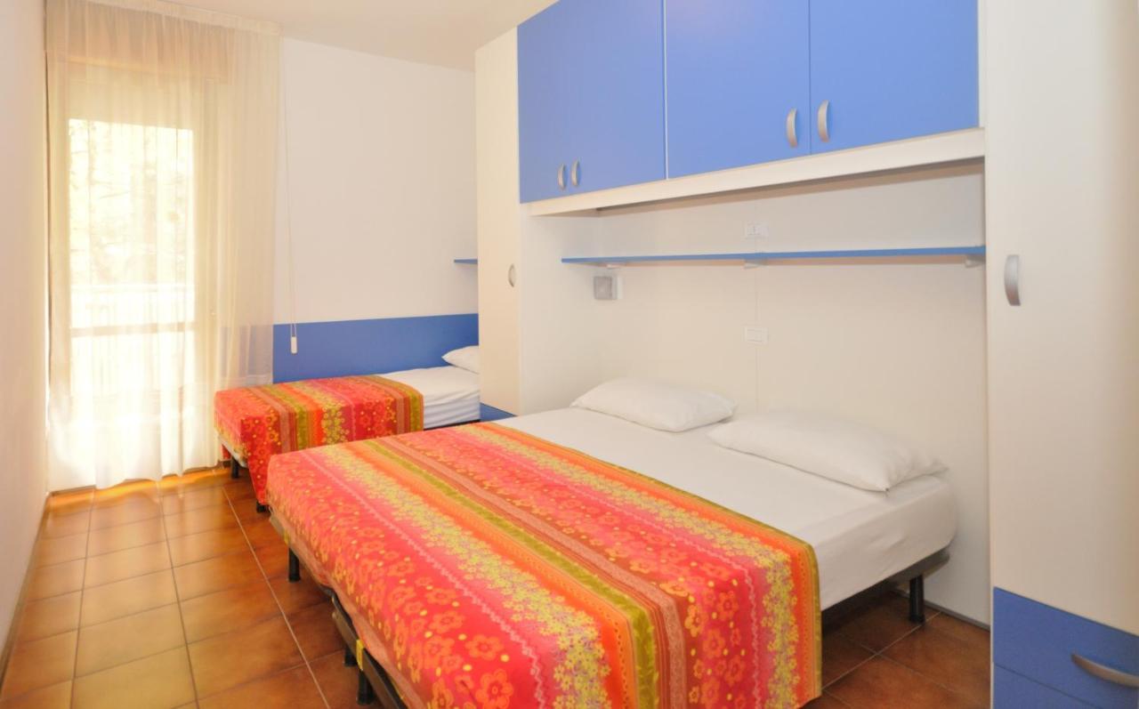 Condominio Tiziano B Bibione Exteriör bild